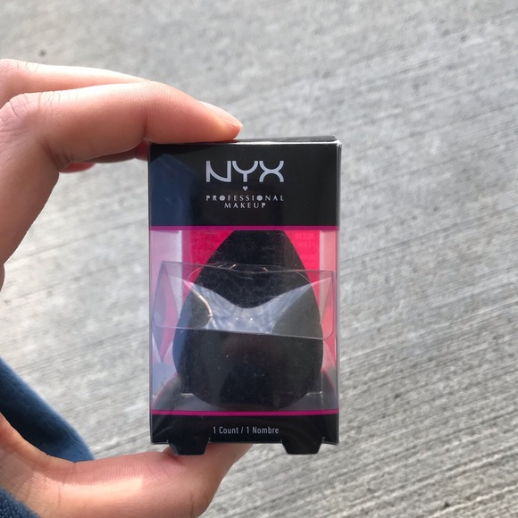 NYX sponge - Picture 1 of 3